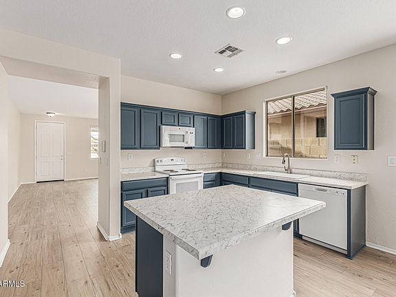 2nd image of 39605 N BENT CREEK Court