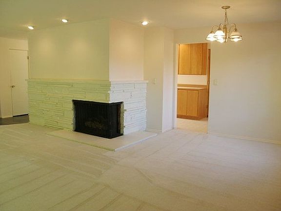 5th image of 9751 SE 41st St