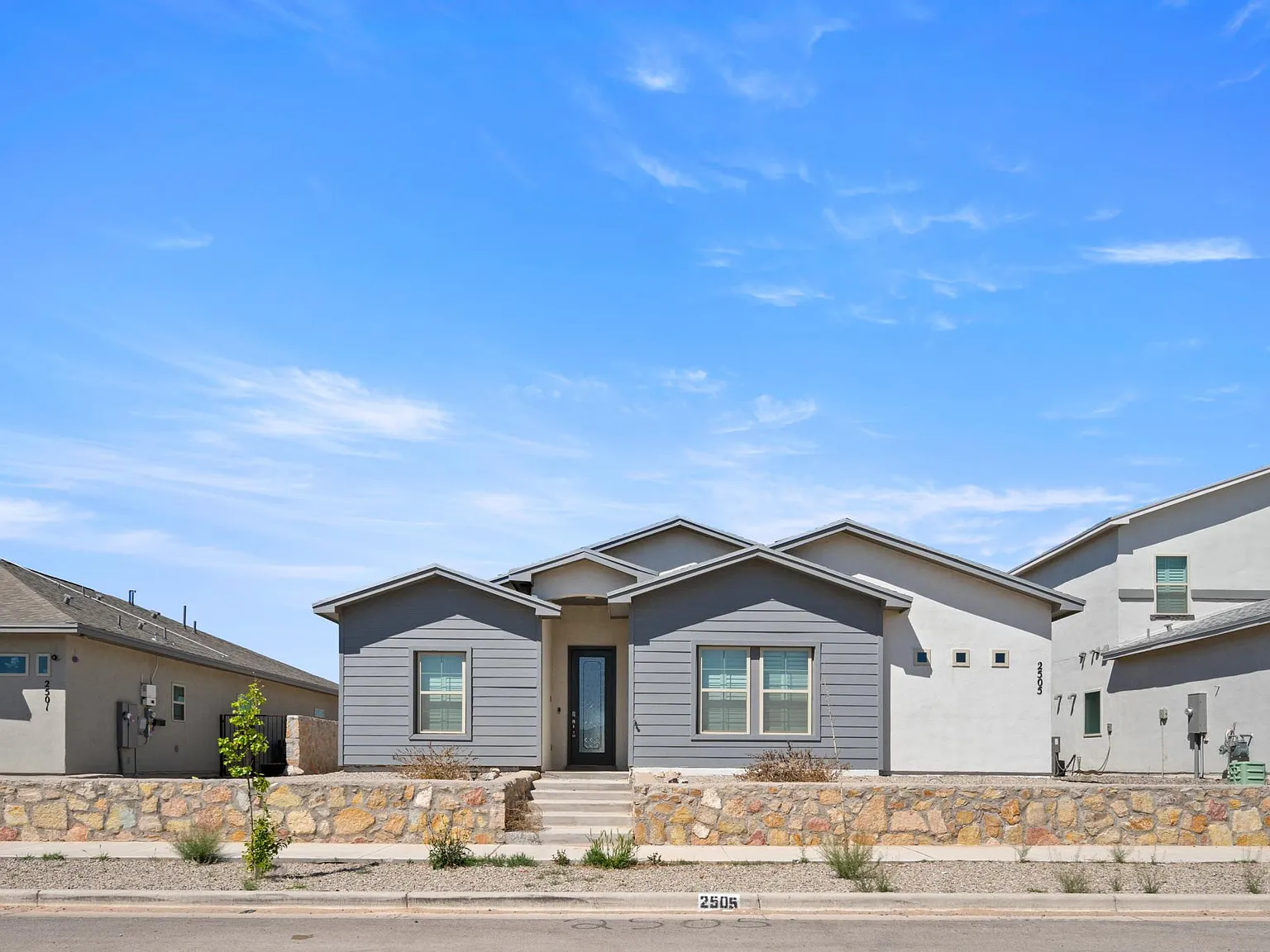 4 bed, 1742 sqft, $2,200 — Photo 3