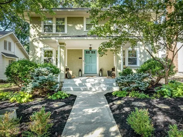 6424 Morningside Dr, Kansas City, MO 64113