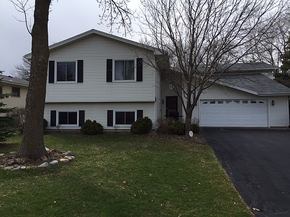 10081 Ives Ln N, Maple Grove