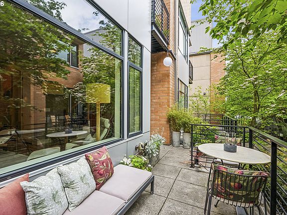 4th image of 1672 NW Riverscape St