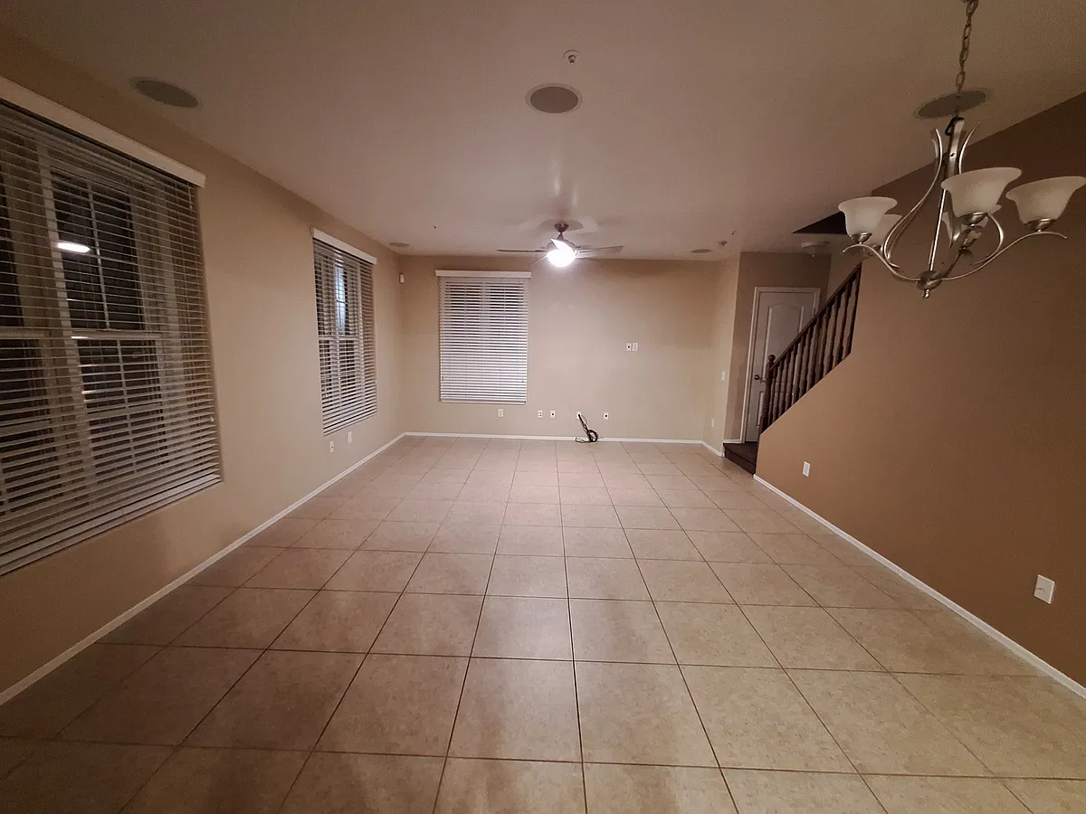 Building Photo - 2771 S Pewter Dr #102