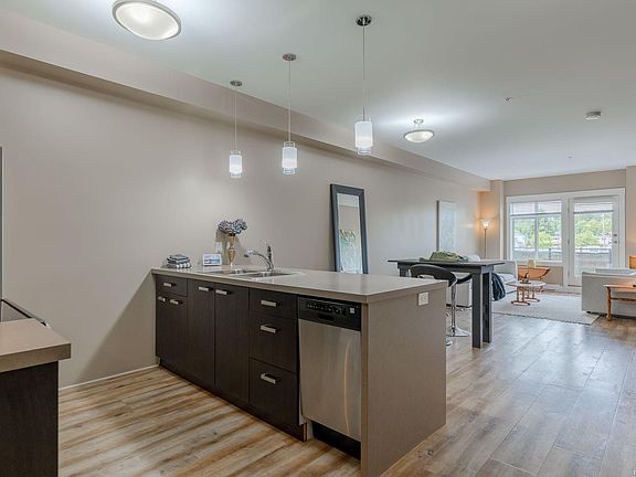 5th image of 5822 Garden St #206