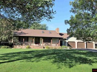 107 Valley View Ct, North Mankato, MN 56003