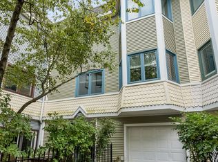 3318 N Racine Ave, Chicago, IL 60657