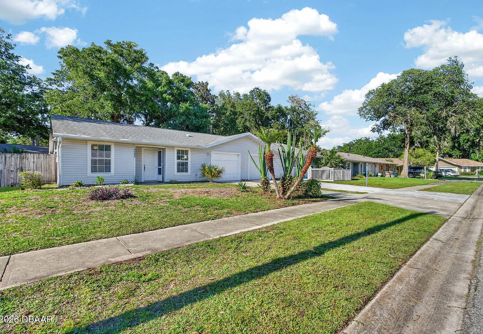 3 bed, 2.0 bath, 1133 sqft, $1,900 — Photo 2