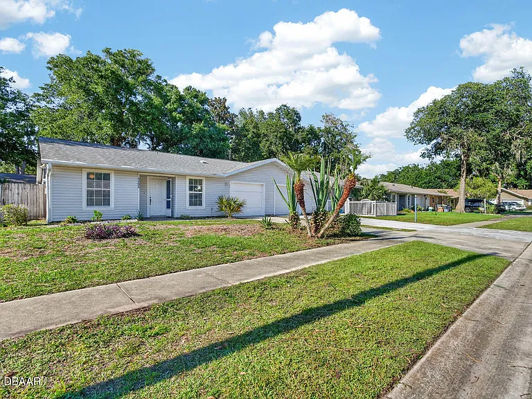 1133 Squirrel Nest Ln — Photo 2