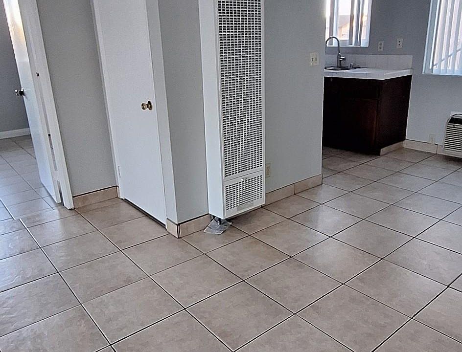 1st image of 4280 Highland Ave APT 4