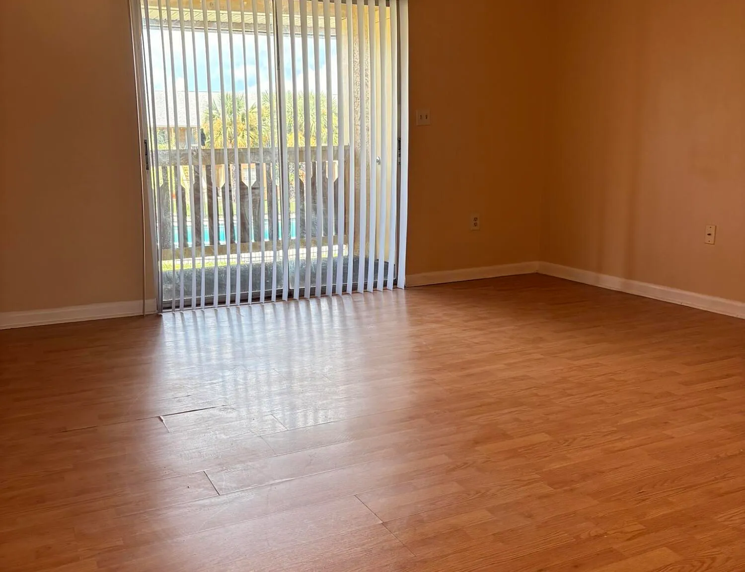 2 bed, 1.0 bath, 815 sqft, $1,290 — Photo 4