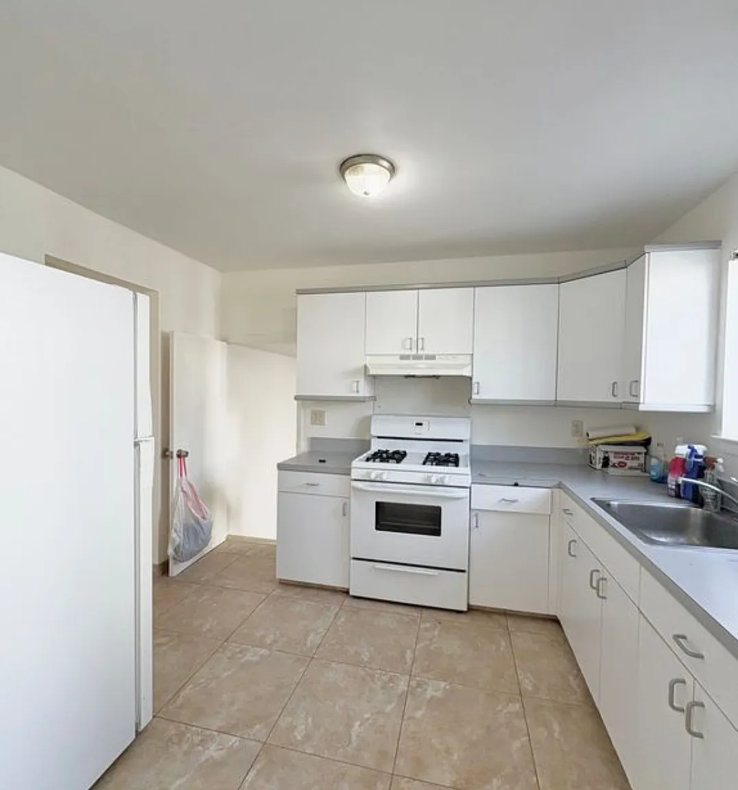2 bed, 1000 sqft, $2,200 — Photo 4