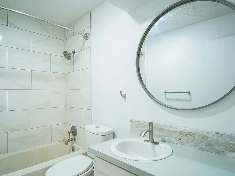 2722 Westchester Dr #2722 — Photo 11