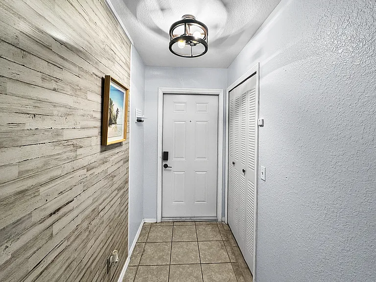 601 Cape Cod Dr — Photo 18