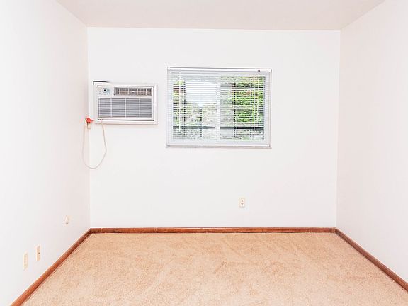 5th image of 1040 Bryden Rd APT 2E