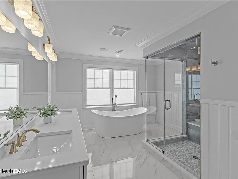 382 Western Ave — Photo 31