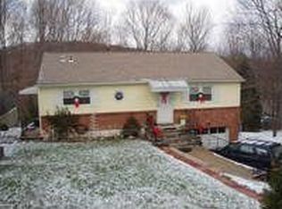 30 Berkshire Dr, Danbury, CT 06811