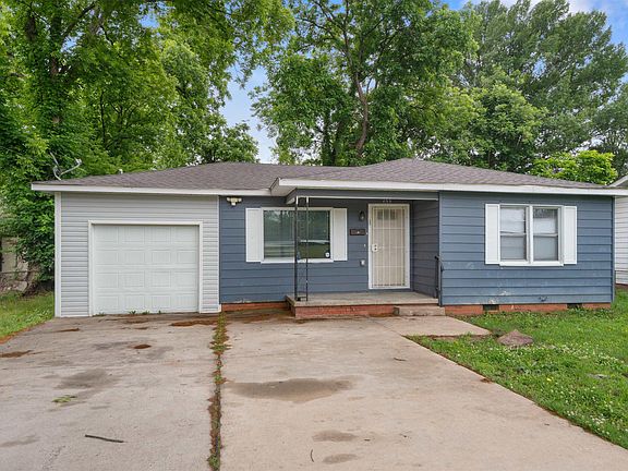 3rd image of 520 Dewayne Ave