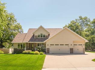 713 Lynkaylee Dr, Waterloo, IA 50701