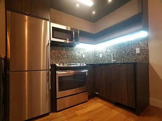 Rented by Evergreen Apartments BK | media 44