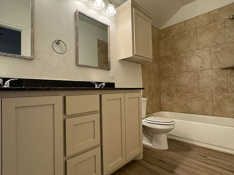 1416 SW Texas Ave — Photo 8