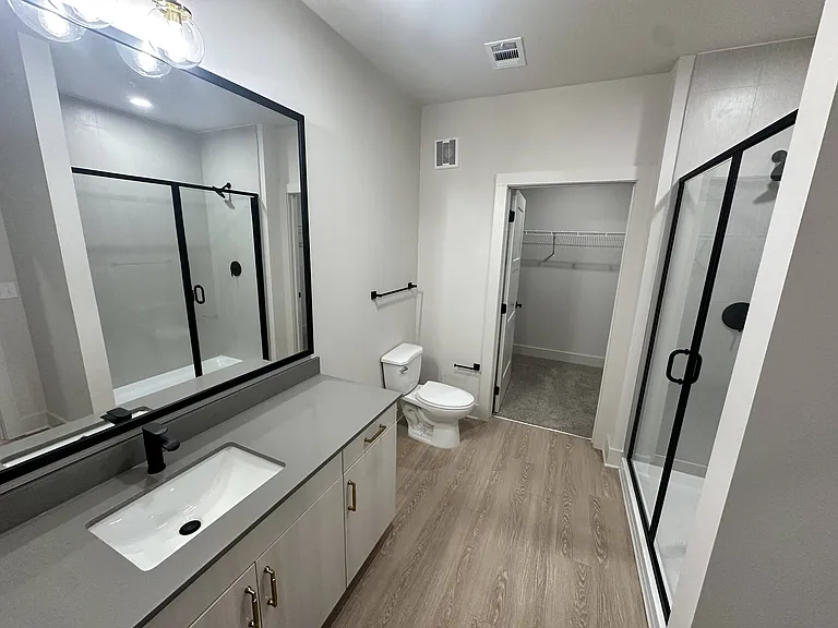 District on the Etowah Apartments — Photo 861