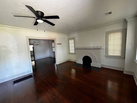 3rd image of 414 NW Arlington Ave
