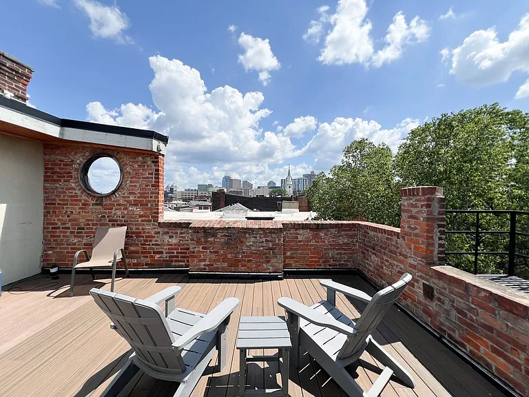 1411 Main St — Photo 11