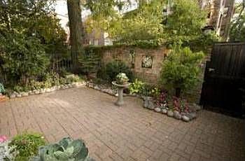 3rd image of 1361 E Park Pl