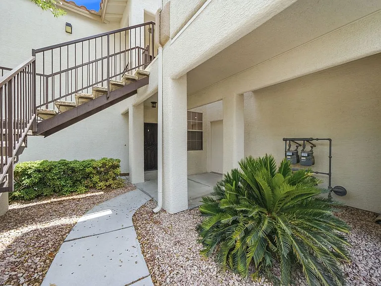 1830 N Buffalo Dr #1057 — Photo 4