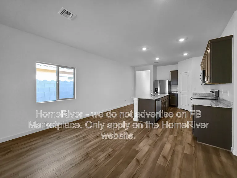 1116 W West Virginia Ave — Photo 4