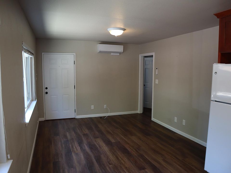 front door/dining area.