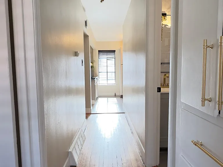 2829 Niagara St — Photo 14