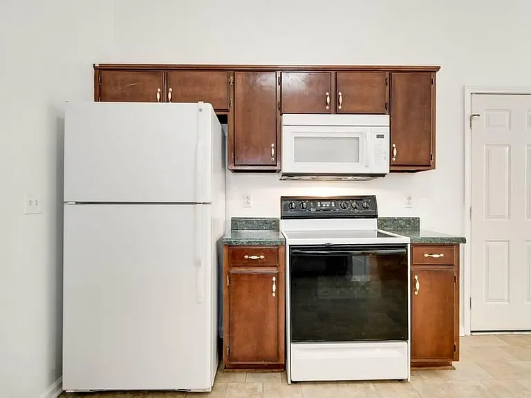824 Stone Hedge Ct — Photo 15