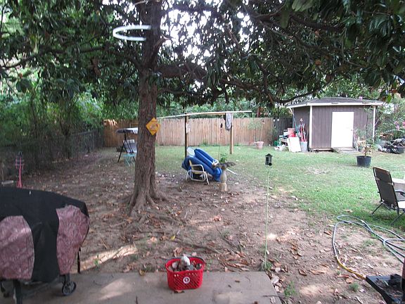 5th image of 12 Broadmoor Dr
