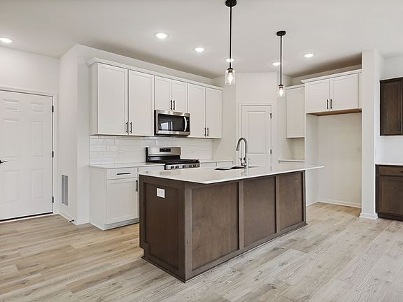 The Crestwood - Kitchen