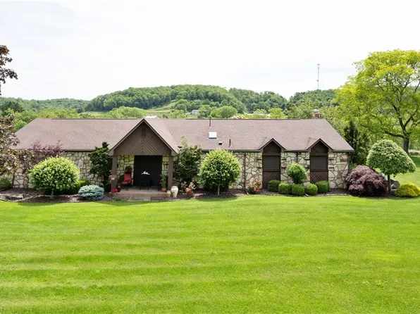 2167 Lincoln Hwy, Chester, WV 26034