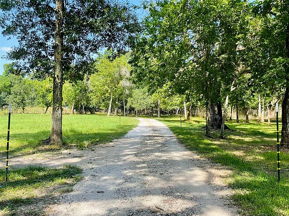 3rd image of 416 County Road 28