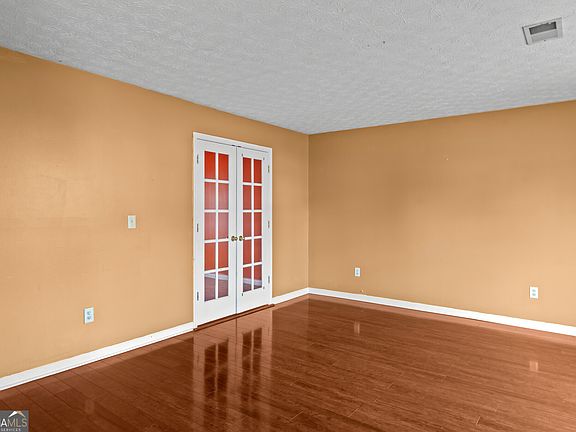 3rd image of 3255 Hunters Crossing Point