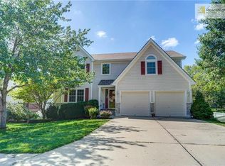2808 S Stoneridge Dr, Blue Springs, MO 64015