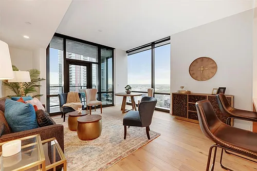 70 Rainey St #1807 Photo 1