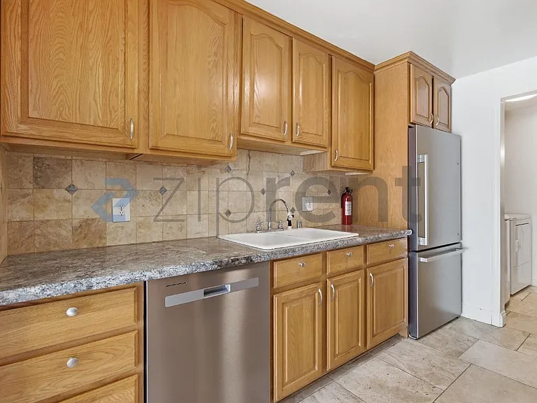 1696 London Cir — Photo 11