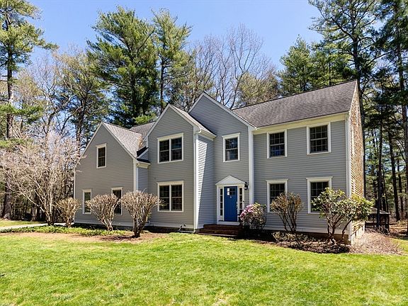 3rd image of 154 Partridge Brook Cir