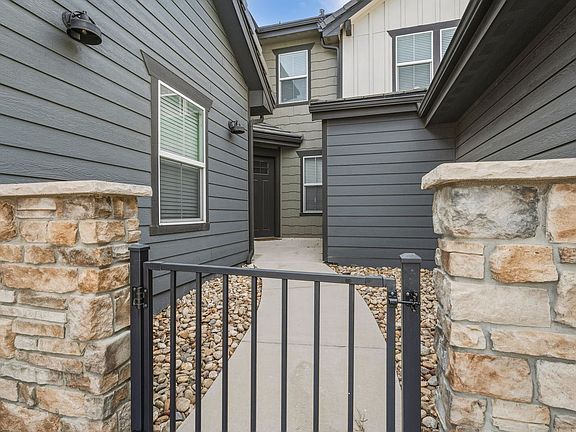 4th image of 1516 Harebell St