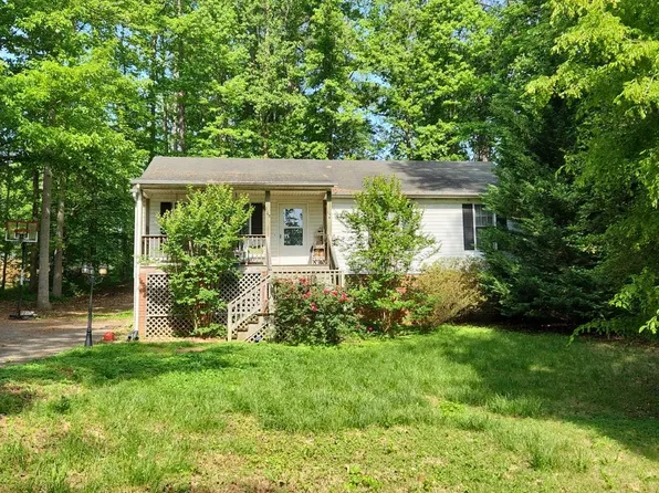 7143 Lakeshore Dr, Quinton, VA 23141