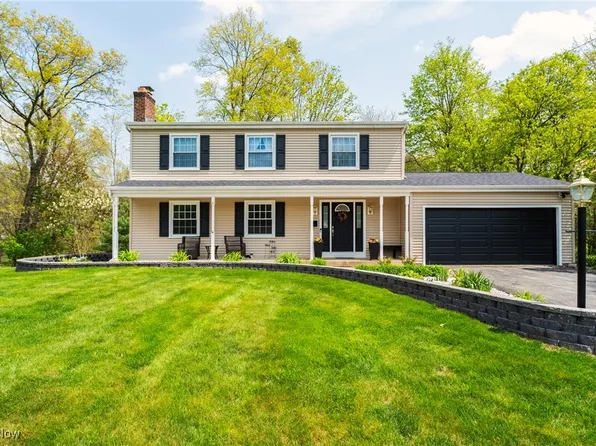 410 Hickory Hollow Dr, Canfield, OH 44406