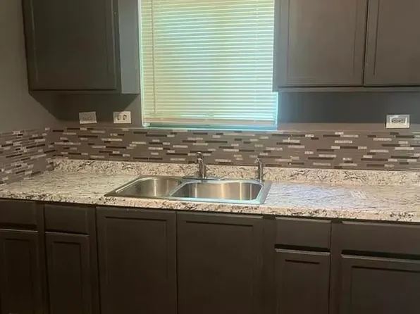 2910 Prospect St, Flint, MI 48504