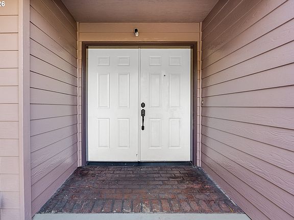 5th image of 1105 Peacock St