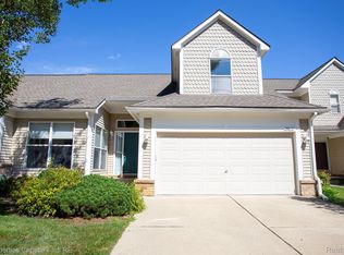 29627 Monterey Cir, Farmington, MI 48336