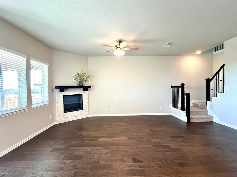 3305 Cross Shore Dr — Photo 3