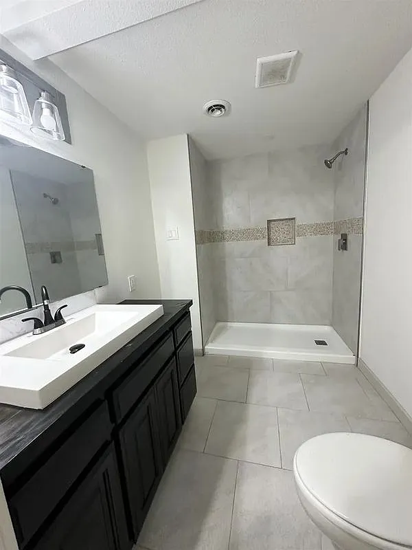 3 bed, 2.0 bath, 1274 sqft, $1,700 — Photo 4